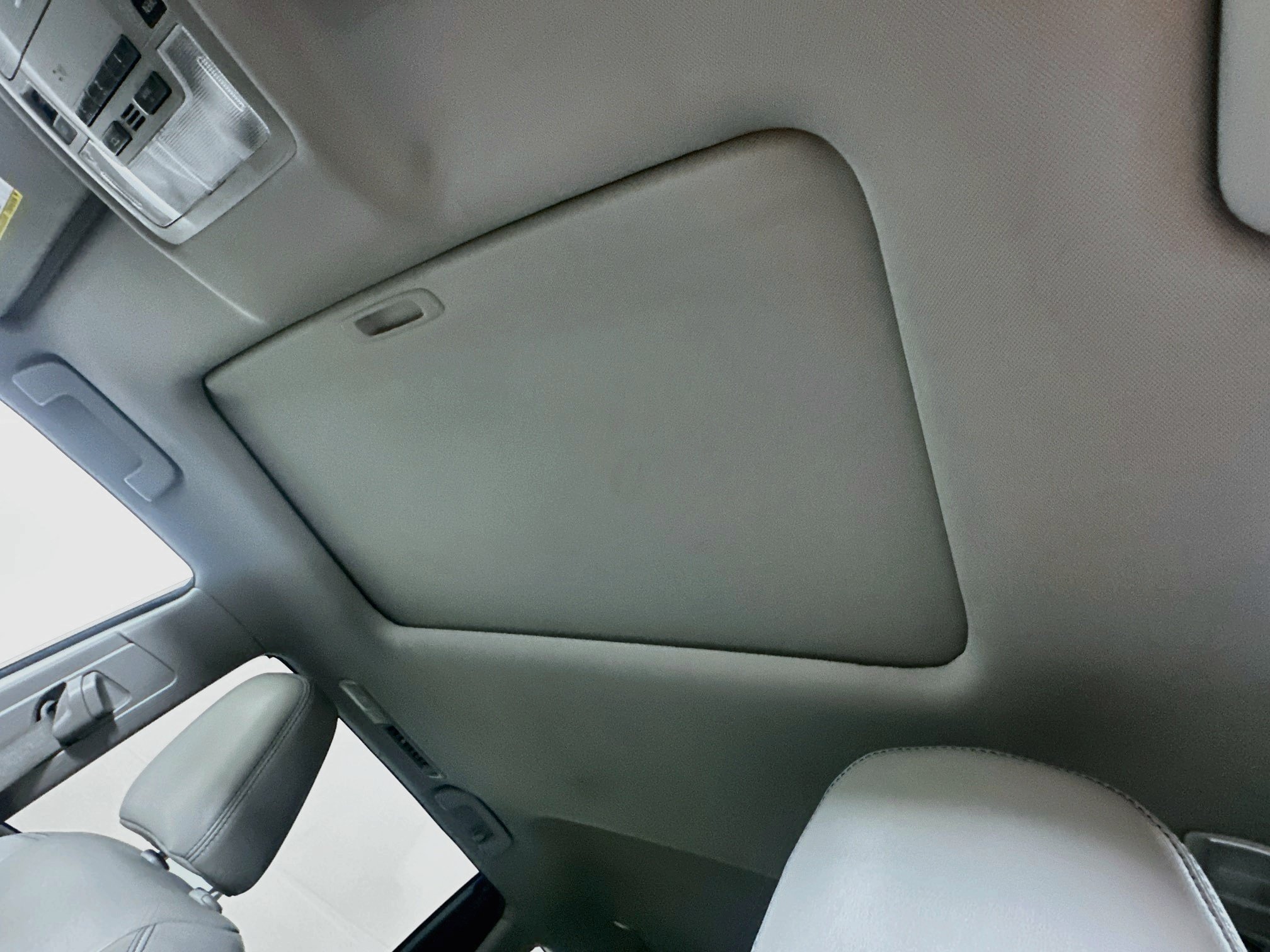 Used 2017 Toyota Highlander XLE w/ Carpet Mat Package AWD/4WD image 25