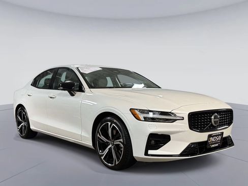 Used 2024 Volvo S60 B5 Plus w/ Climate Package FWD image 9