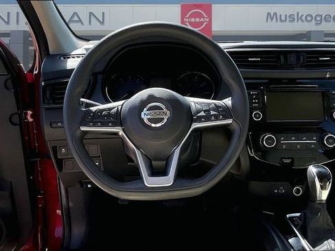 Used 2022 Nissan Rogue Sport S FWD image 8