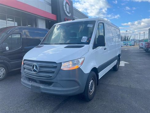 Used 2022 Mercedes-Benz Sprinter 2500 image 4