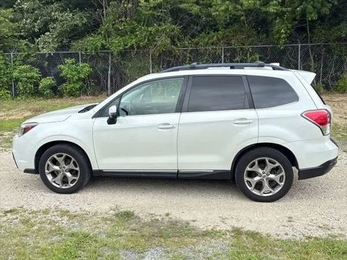 Used 2017 Subaru Forester 2.5i Touring AWD/4WD image 3