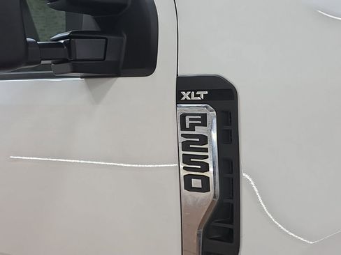 Used 2023 Ford F250 XLT w/ FX4 Off-Road Package image 10
