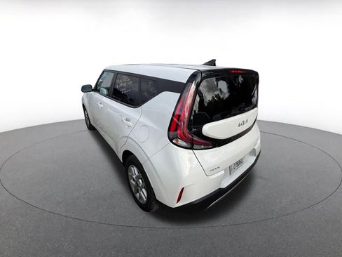 Used 2025 Kia Soul LX w/ LX Technology Package image 5