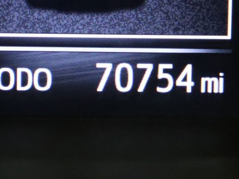 Certified 2018 Toyota Tacoma SR image 25