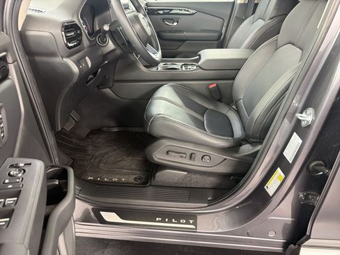 Certified 2025 Honda Pilot EX-L image 5