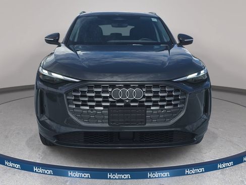 Certified 2025 Audi Q5 Premium w/ Convenience Package AWD/4WD image 2