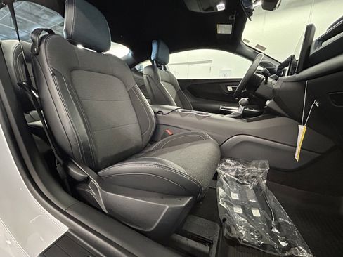 Used 2025 Ford Mustang Coupe image 15