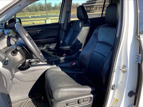 Used 2019 Honda Pilot Touring image 7
