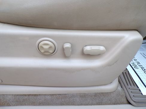 Used 2013 Cadillac Escalade ESV Luxury image 16