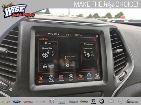 Used 2019 Jeep Cherokee Trailhawk w/ Comfort/Convenience Group AWD/4WD image 15