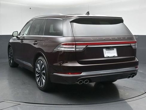 Certified 2023 Lincoln Aviator Black Label Grand Touring w/ Class IV Trailer Tow Package AWD/4WD image 6