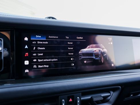 Certified 2026 Porsche Cayenne GTS image 18