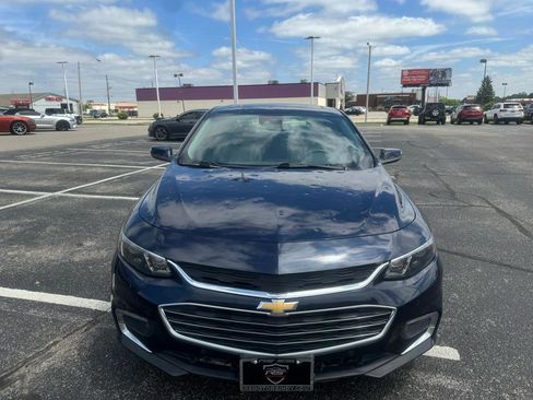Used 2018 Chevrolet Malibu Premier w/ Premier Sun and Wheel Package FWD image 14