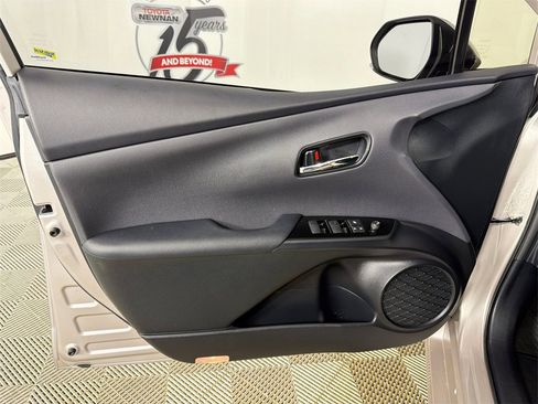 Used 2022 Toyota Prius Prime LE image 10