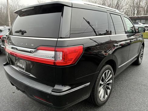 Used 2018 Lincoln Navigator Select image 4