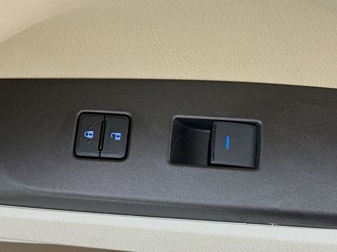 Used 2023 Toyota Camry LE image 27