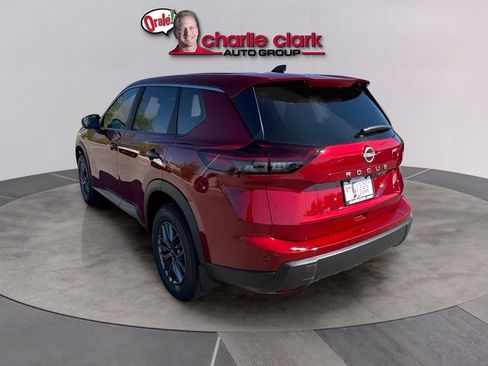 Used 2025 Nissan Rogue S FWD image 3