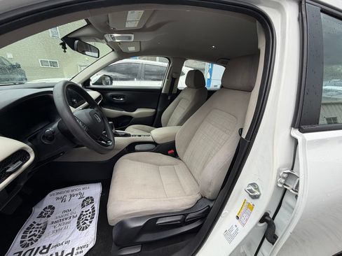 Used 2024 Honda HR-V LX image 9