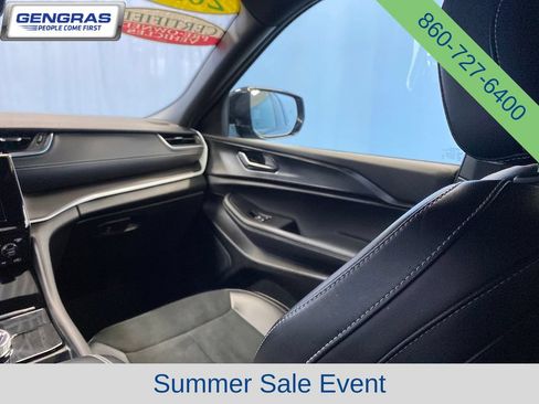 Used 2025 Jeep Grand Cherokee Altitude AWD/4WD image 29