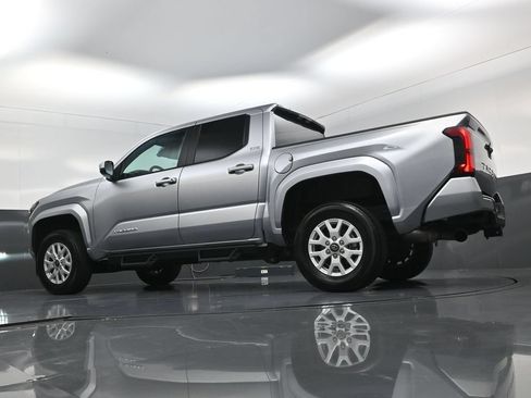 Used 2025 Toyota Tacoma SR5 RWD image 21