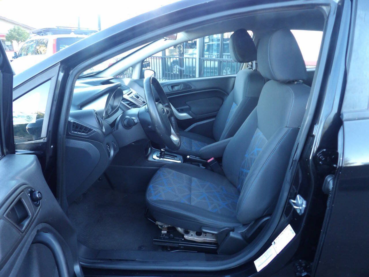 Used 2013 Ford Fiesta SE FWD image 7