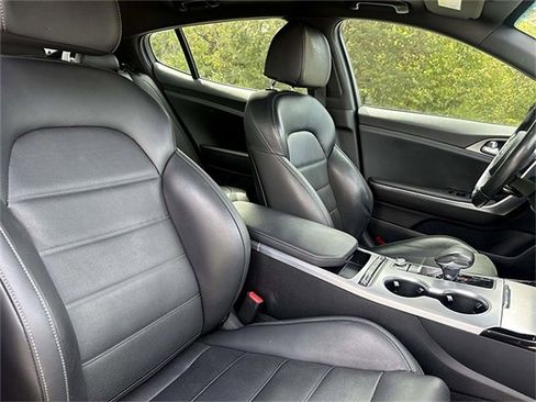Used 2020 Kia Stinger GT2 image 30