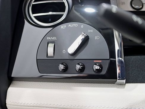 Used 2016 Rolls-Royce Ghost RWD image 15