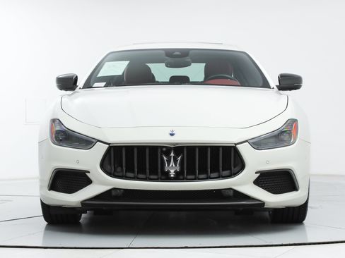 Certified 2023 Maserati Ghibli Modena RWD image 8