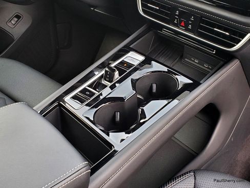 Used 2025 Volkswagen Atlas Cross Sport SE image 36