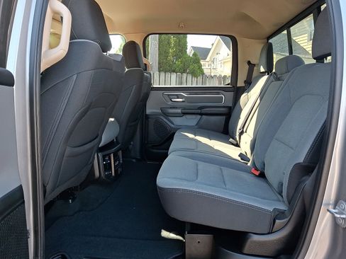 Used 2019 RAM 1500 Big Horn AWD/4WD image 10