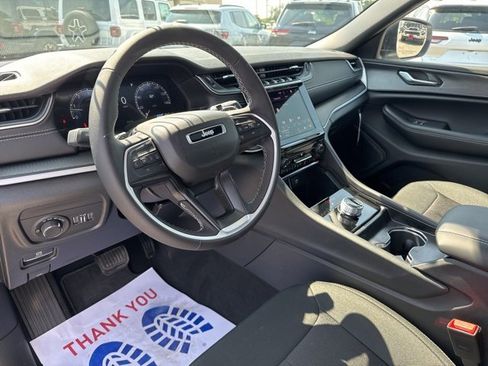 New 2025 Jeep Grand Cherokee L Laredo image 15