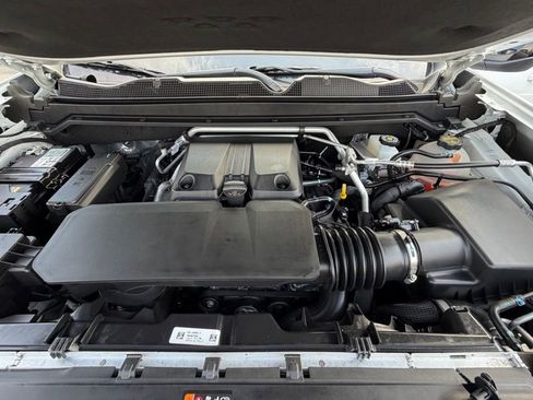 Used 2025 GMC Canyon Elevation image 30