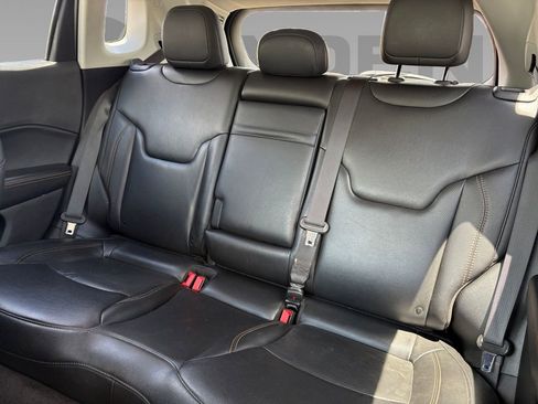 Used 2019 Jeep Compass Limited AWD/4WD image 4