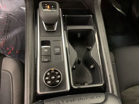 Used 2023 Nissan Pathfinder SV image 27