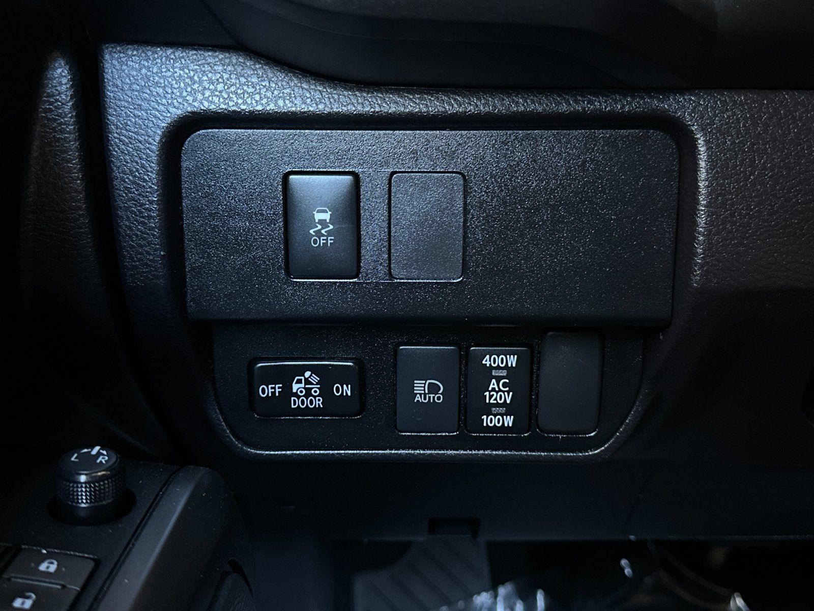 Used 2022 Toyota Tacoma TRD Sport w/ Technology Package AWD/4WD image 25