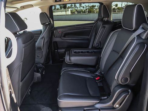 Used 2025 Honda Odyssey Touring image 18