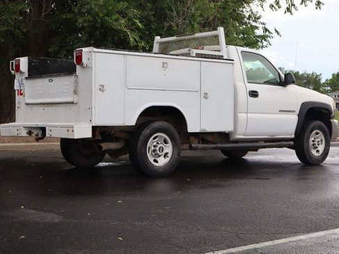 Used 2006 GMC Sierra 2500 W/T RWD image 5