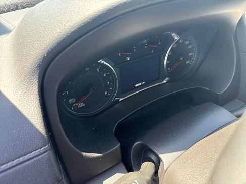 Used 2024 GMC Terrain SLE AWD/4WD image 7
