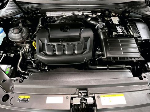 Used 2024 Volkswagen Tiguan SE R-Line image 13