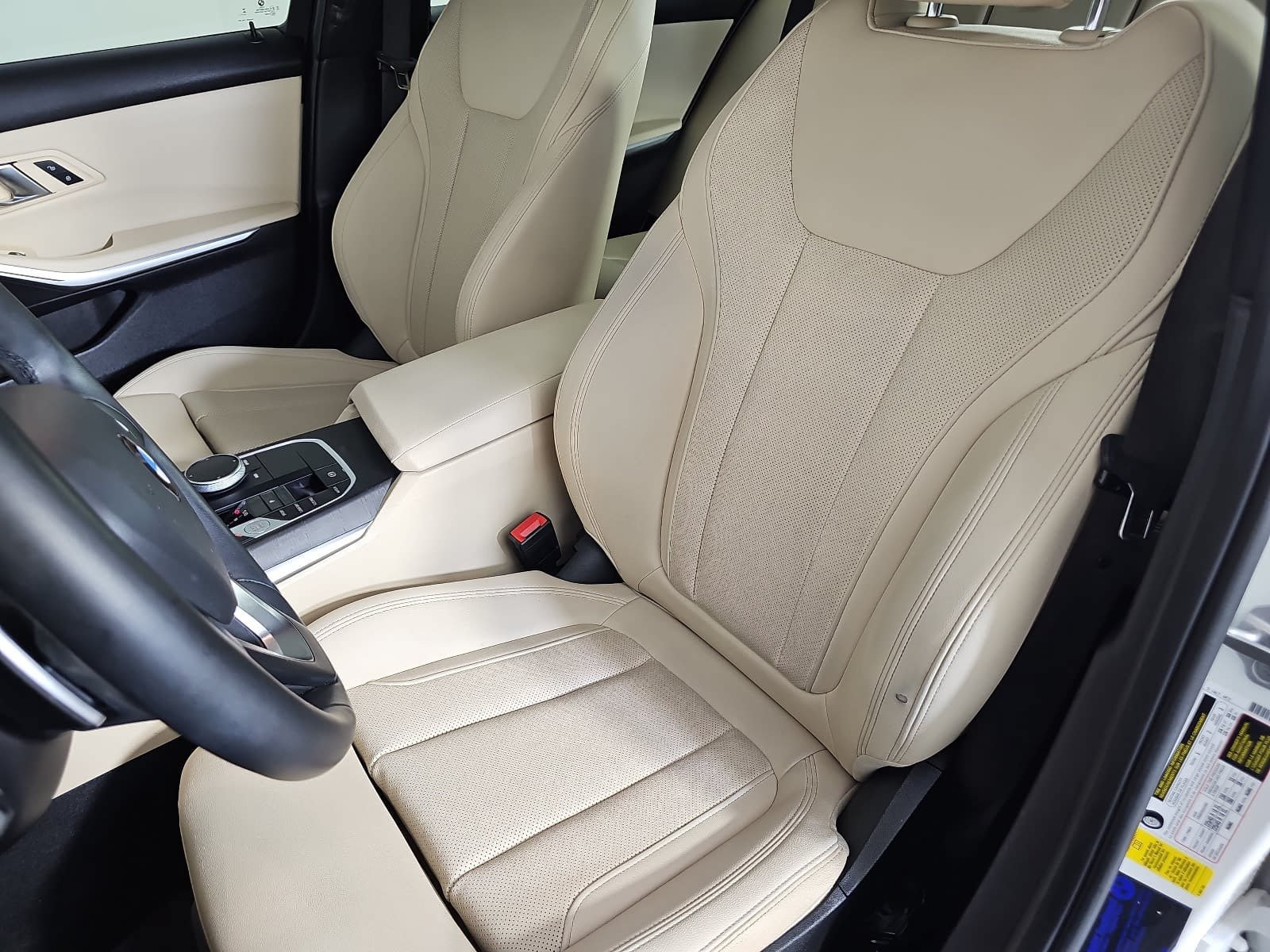 Used 2024 BMW 330i Sedan w/ Convenience Package RWD image 14
