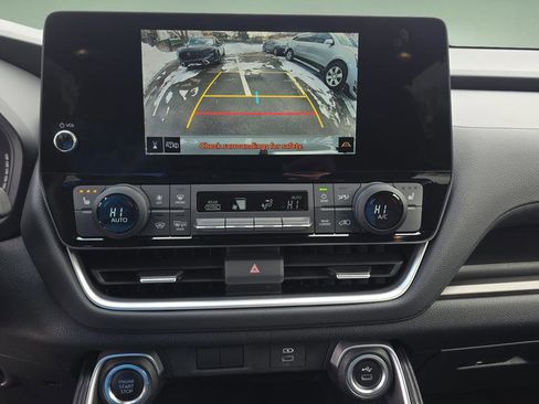 Used 2024 Toyota Grand Highlander XLE image 29