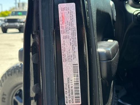Used 2021 Jeep Wrangler Sport AWD/4WD image 30