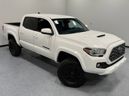Used 2022 Toyota Tacoma TRD Sport w/ Technology Package AWD/4WD image 36