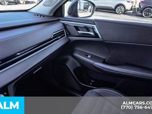 Used 2025 Mitsubishi Outlander SE image 49