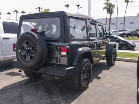 Used 2022 Jeep Wrangler Unlimited Sport image 8