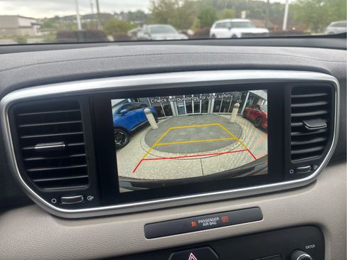 Used 2021 Kia Sportage LX w/ LX Fwd Popular Package image 12