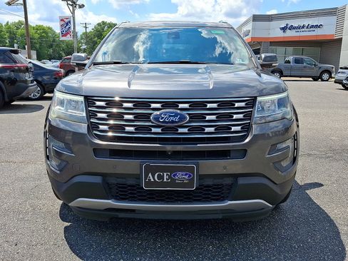 Used 2016 Ford Explorer Limited w/ Equipment Group 301A AWD/4WD image 2
