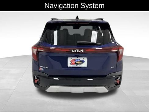 Used 2024 Kia Seltos EX AWD/4WD image 4