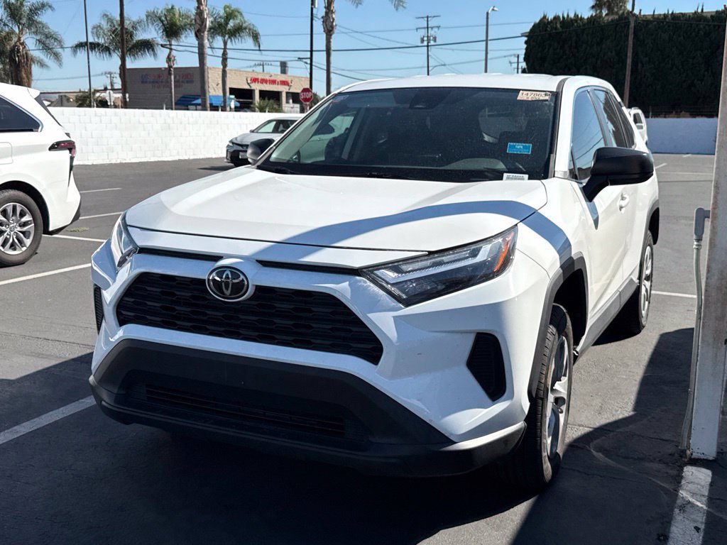 Used 2023 Toyota RAV4 LE FWD image 3