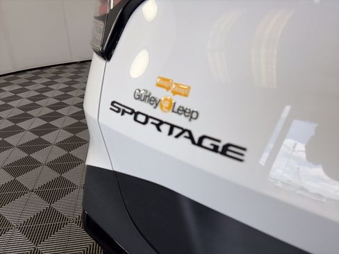 Certified 2025 Kia Sportage X-Line w/ Premium Package AWD/4WD image 16